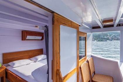 Rental Sailboat Bira Phinisi Komodo