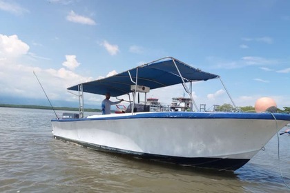 Estupenda lancha Mako en alquiler en Puerto de Puntarenas