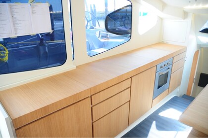 Catamaran Carrera 57