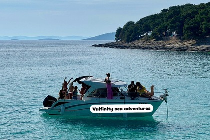Noleggio Barca a motore VALFINITY I. - Beneteau Antares 8 Slosella