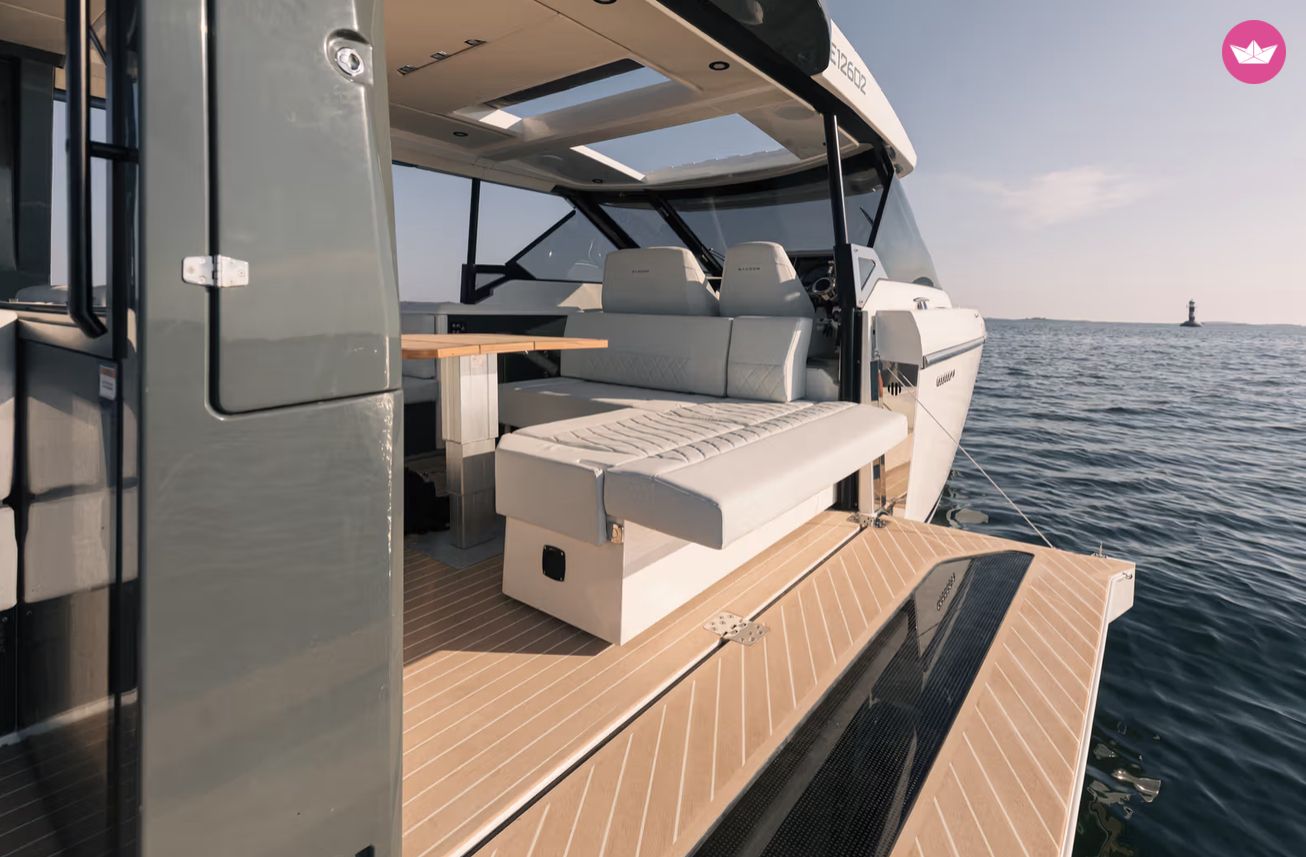 Bateau à moteur Saxdor 400 GTO 800cv 6