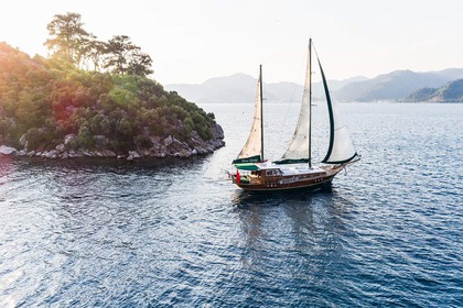 Goleta de lujo Dora Deniz