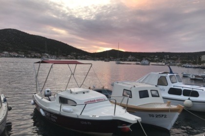 Rental Motorboat Adria 500 Trogir