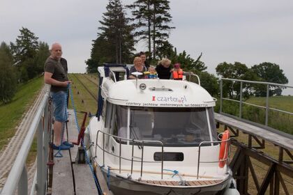 Suncamper 30 - komfortowy jacht motorowy