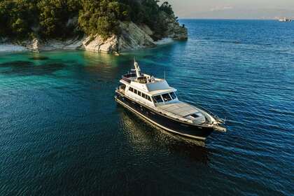 Czarter Jacht luksusowy Riviera Yacht Alaska 72 Korfu