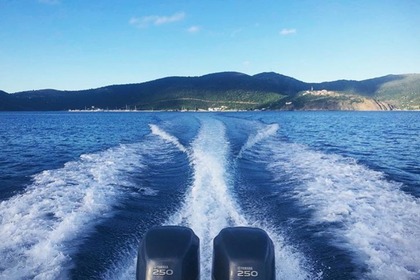 Cape Horn 32 Center Console for Charter!