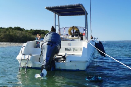 Hire Motorboat PACIFIC CRAFT OPEN 625 Martigues