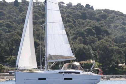 Hyra båt Segelbåt Dufour Yachts DUFOUR 382 Toulon