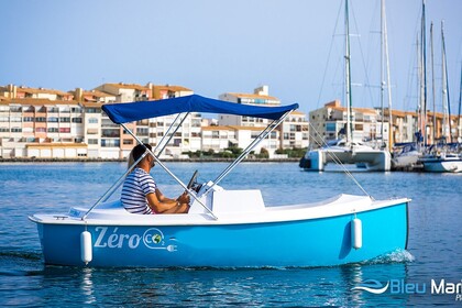 Charter Boat without licence  Jeanneau Electric blue Cap d'Agde