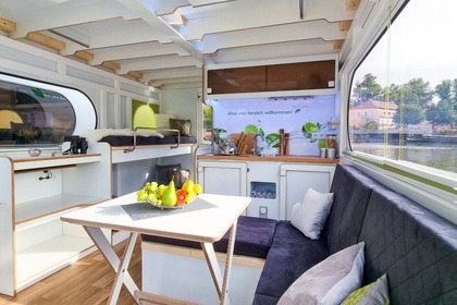 Nagelneues Hausboot für 4 Personen Plauer Seenplatte oder Müritz