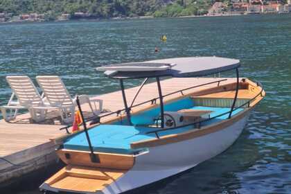 Hire Motorboat Wooden boat Riva Budva