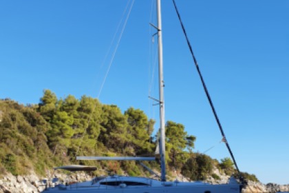 Customized Sailing Tour Up to 8 People