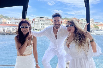 Premium Yacht Tours: Bosphorus and Islands Escape