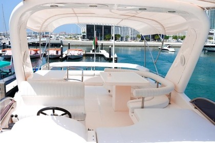All inclusive charter in Dubai / 70ft Yacht Cruise from the Dubai Marina