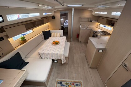 Hyra båt Segelbåt Bénéteau Oceanis 40.1 - 3 cab. Split