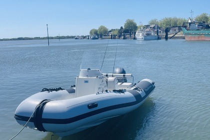 Location Semi-rigide Pro Marine Manta 550 Arzon