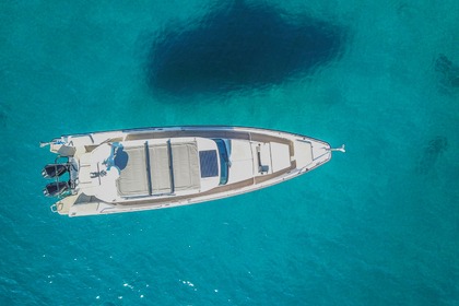 Charter Motorboat Axopar 36ST Sun Top Eretria