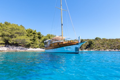 Charter Motorboat Vrboska Traditional wooden boat with cabin Vrboska