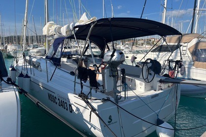 Noleggio Barca a vela Beneteau Oceanis 37.1 Cugnana Verde