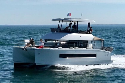 Hire Catamaran  MY37 Cogolin