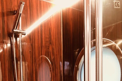 Νοικιάστε αυτό Campi 300 σκάφος