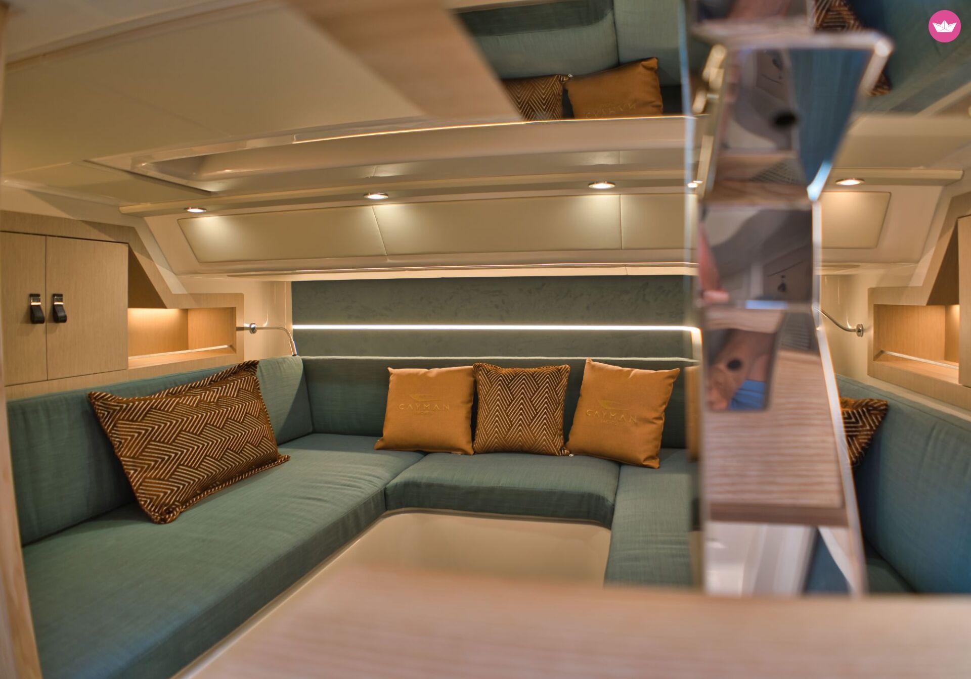 Bateau à moteur Cayman Yacht CAYMAN YACHTS 380 WA 1050cv 5
