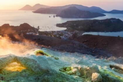 O cruzeiro à vela para as Ilhas Eólias