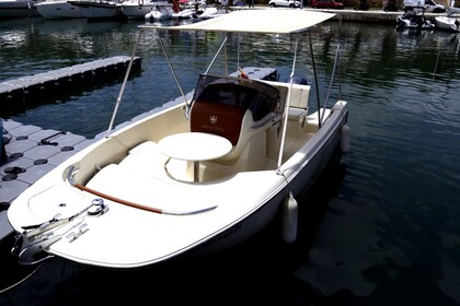 Noleggio Barca a motore INVICTUS FX200 Marsiglia