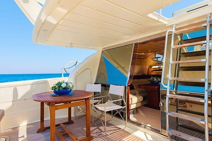 Alanya Feretti 52 Fly 26 Capacity