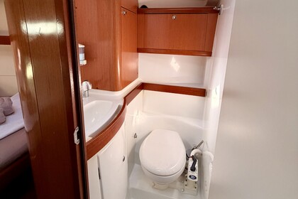 Sailing Yacht Tigre – Beneteau Oceanis 40 (2008) | Comfortable and Well-Equipped