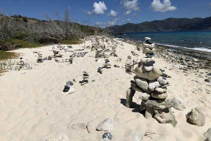 GRACE BAY LUXURY  YACHT BAVARIA 33’