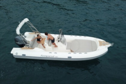 Location Semi-rigide Capelli Tempest 700 Saint-Tropez