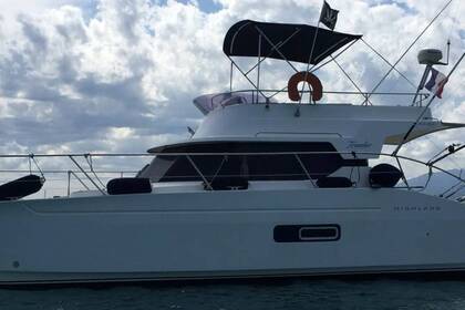 Charter Motor yacht Fountaine Pajot Highland 35 150 cv Porto-Vecchio