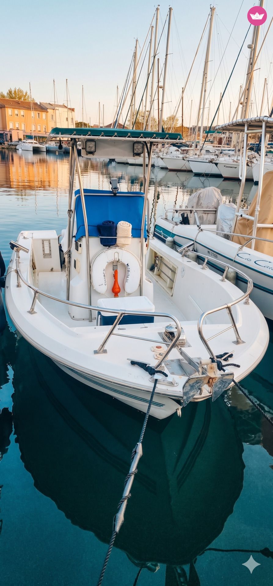Motorboat Chris Craft sea