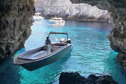 Hire Motorboat Coronet Crown Malta