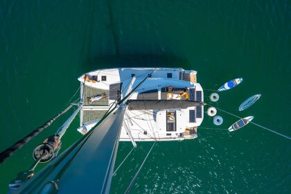 Hire Catamaran Lagoon-Bénéteau Lagoon 43 - 4 + 2 cab. Palma de Mallorca
