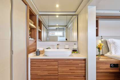 Aloia 80 Fountaine Pajot Thira 80