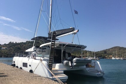 Charter Catamaran Lagoon-Bénéteau Lagoon 42 - 4 + 2 cab. Preveza