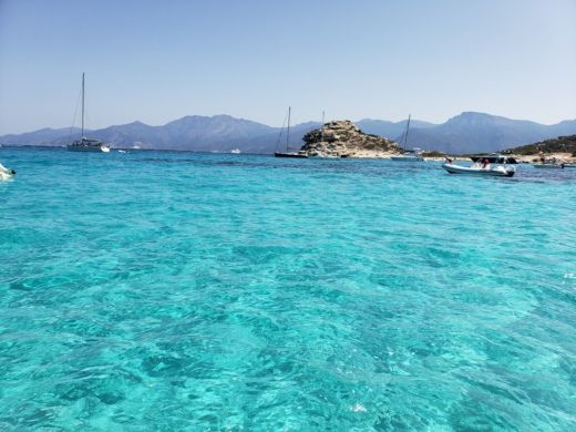 Сен-Флоран Motorboat Mirage boat Sting 700 alt tag text