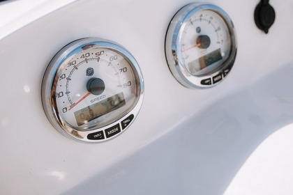 Relax aboard this boat without a license in Menorc