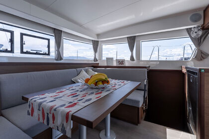Charter Catamaran Lagoon-Bénéteau Lagoon 40 - 4 + 2 cab Dubrovnik