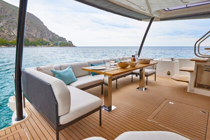 Luxury Power Cat - Prestige M48