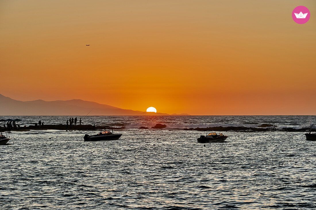Voilier Sunset Cruise to Dia Island Beneteau Oceanis 43 12.75m 3