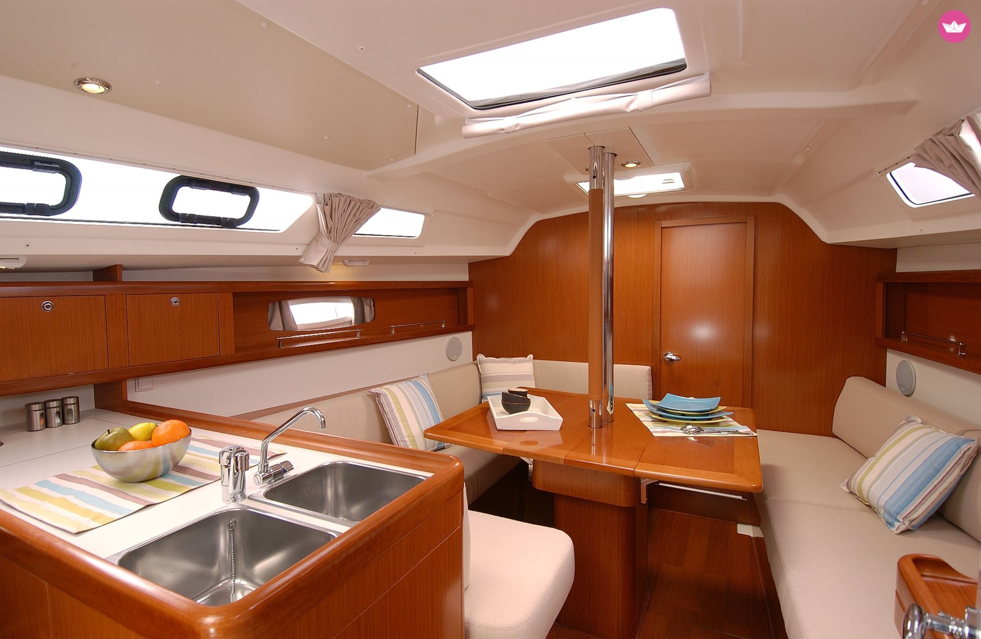 Арендовать Oceanis 34