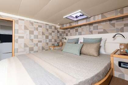 QUEEN OF DIAMONDS Lagoon 52