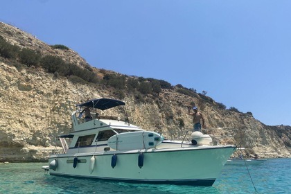 Hyra båt Motorbåt PRINCESS 385 FLY Chania