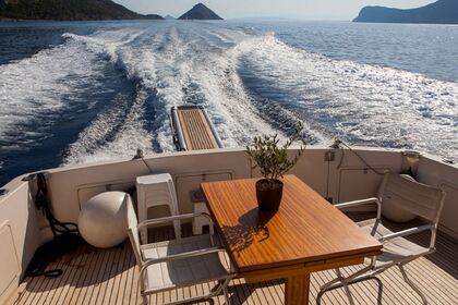 Riviera 48 American Boat for Charter