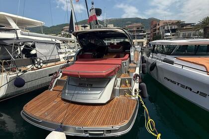 Miete Motorboot Cranchi Cranchi M 44 Herceg Novi