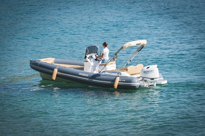 Hyra båt RIB-båt Salpa Soleil 20 Terracina