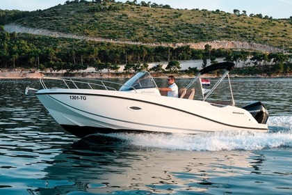 Verhuur Motorboot Quicksilver 675 Sundeck Trogir